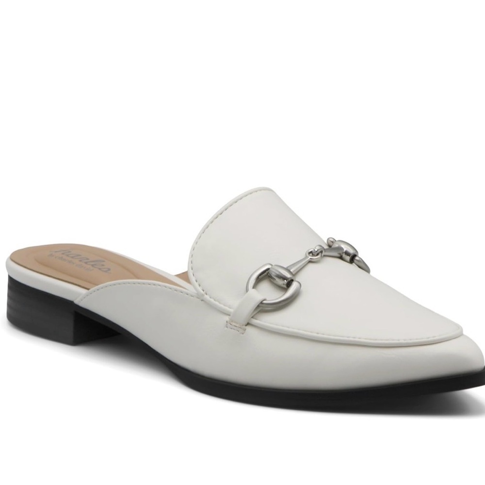 NWOT Charles David Eleanor Slip On Mule Horse Bit Embellishment SZ 9  White